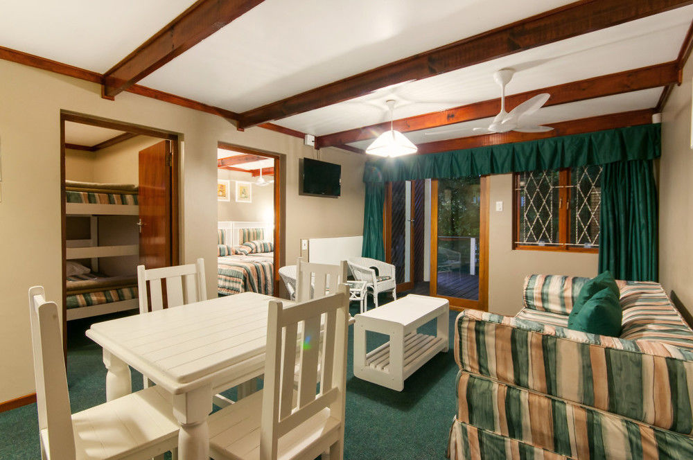 Pine Lodge Resort Puerto Elizabeth Exterior foto